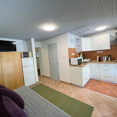 Iker Nyaralo Balatonfenyves Apartment Luaran gambar